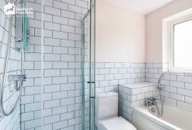4 bedroom, Detached house for sale