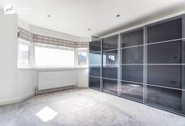 4 bedroom, Detached house for sale