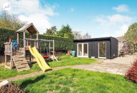 4 bedroom, Detached house for sale
