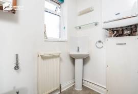 4 bedroom, Detached house for sale