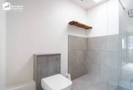 4 bedroom, Detached house for sale
