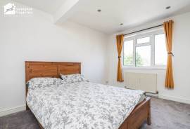 4 bedroom, Detached house for sale
