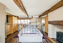 3 bedroom, Detached house for sale