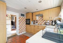 3 bedroom, Detached house for sale