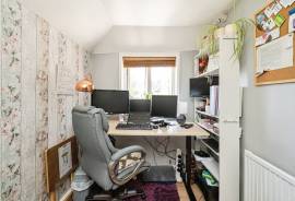 3 bedroom, Detached house for sale