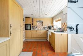 3 bedroom, Detached house for sale
