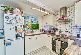 3 bedroom, Detached house for sale
