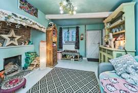 3 bedroom, Detached house for sale