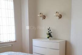 Apartment for rent in Riga, 165.00m2