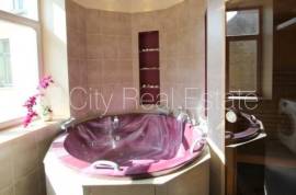 Apartment for rent in Riga, 165.00m2