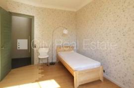 Apartment for rent in Riga, 165.00m2