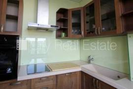 Apartment for rent in Riga, 165.00m2