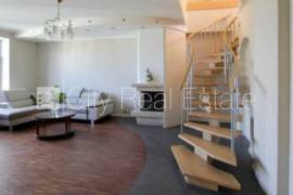 Apartment for rent in Riga, 165.00m2
