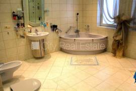 Detached house for sale in Jurmala, 363.00m2