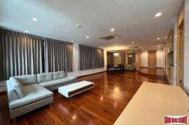 Academia Grand Tower Condominium - 3 Bedrooms and 2 Bathrooms for Sale in Phrom Phong Area of Bangkok