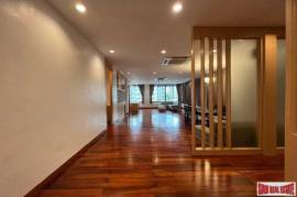 Academia Grand Tower Condominium - 3 Bedrooms and 2 Bathrooms for Sale in Phrom Phong Area of Bangkok