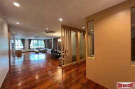Academia Grand Tower Condominium - 3 Bedrooms and 2 Bathrooms for Sale in Phrom Phong Area of Bangkok