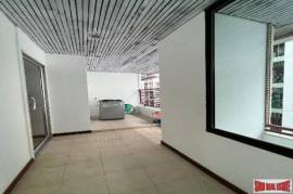 Academia Grand Tower Condominium - 3 Bedrooms and 2 Bathrooms for Sale in Phrom Phong Area of Bangkok