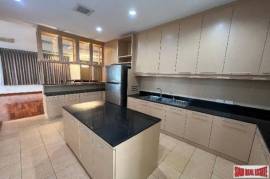Academia Grand Tower Condominium - 3 Bedrooms and 2 Bathrooms for Sale in Phrom Phong Area of Bangkok