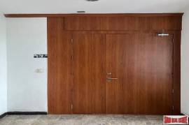 Academia Grand Tower Condominium - 3 Bedrooms and 2 Bathrooms for Sale in Phrom Phong Area of Bangkok