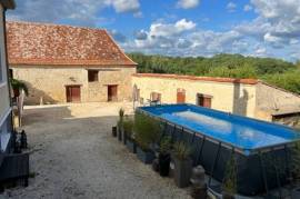 Trois maisons