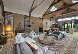 Trois maisons
