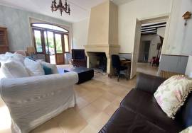 Maison de caractere de 2 chambres avec maison attenante supplementaire de 2 chambres sur un terrain prive avec piscine