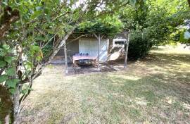 Maison de caractere de 2 chambres avec maison attenante supplementaire de 2 chambres sur un terrain prive avec piscine