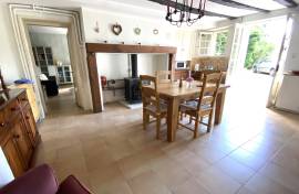 Maison de caractere de 2 chambres avec maison attenante supplementaire de 2 chambres sur un terrain prive avec piscine