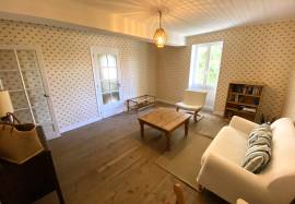 Maison de caractere de 2 chambres avec maison attenante supplementaire de 2 chambres sur un terrain prive avec piscine