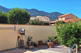 5 room, 115m2 Villa for sale in Saint genis des fontaines - 349 000 € *