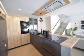 MODERN 4 BEDROOM VILLA WITH SWIMMING POOL IN LA FINCA GOLF RESORT