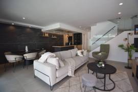 MODERN 4 BEDROOM VILLA WITH SWIMMING POOL IN LA FINCA GOLF RESORT