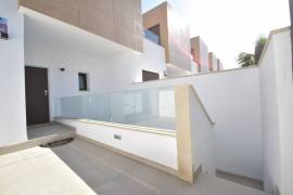 MODERN 4 BEDROOM VILLA WITH SWIMMING POOL IN LA FINCA GOLF RESORT
