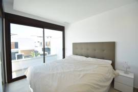 MODERN 4 BEDROOM VILLA WITH SWIMMING POOL IN LA FINCA GOLF RESORT
