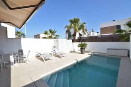 MODERN 4 BEDROOM VILLA WITH SWIMMING POOL IN LA FINCA GOLF RESORT