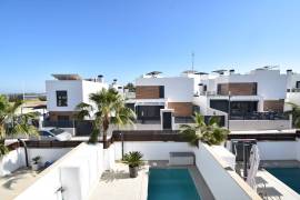 MODERN 4 BEDROOM VILLA WITH SWIMMING POOL IN LA FINCA GOLF RESORT