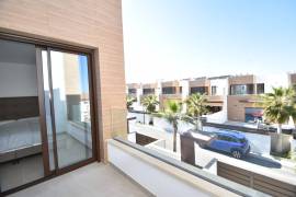 MODERN 4 BEDROOM VILLA WITH SWIMMING POOL IN LA FINCA GOLF RESORT