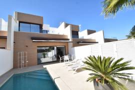 MODERN 4 BEDROOM VILLA WITH SWIMMING POOL IN LA FINCA GOLF RESORT