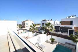 MODERN 4 BEDROOM VILLA WITH SWIMMING POOL IN LA FINCA GOLF RESORT