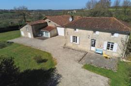 €196800 - A Beautifully Bright And Spacious Country Property With Outbuildings on Over 4 Acres