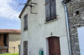 €295785 - A Very Attractive Longere With Guest Accommodation In A Small Hamlet Near Ruffec