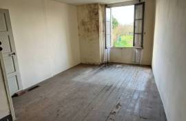 €295785 - A Very Attractive Longere With Guest Accommodation In A Small Hamlet Near Ruffec
