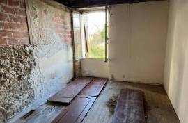 €295785 - A Very Attractive Longere With Guest Accommodation In A Small Hamlet Near Ruffec