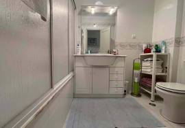 Spacious Top Floor Apartment with 3 Bedrooms and Sea View