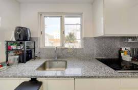 2 bedroom villa with backyard in the riverside area of Portimão