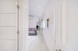 2 bedroom villa with backyard in the riverside area of Portimão