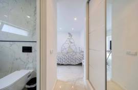 2 bedroom villa with backyard in the riverside area of Portimão