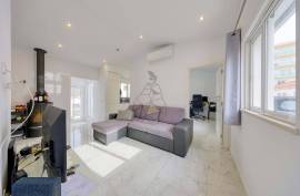 2 bedroom villa with backyard in the riverside area of Portimão