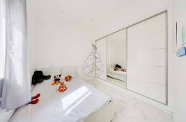 Renovated Typical 2 Bedroom Villa with Terrace in Portimão